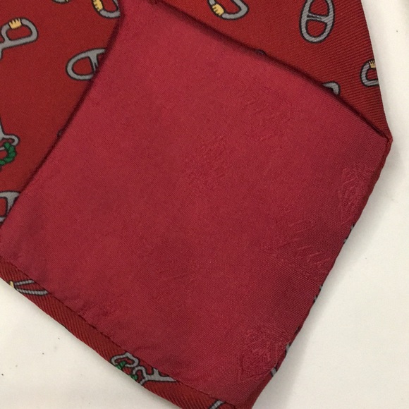 Gucci Dark Red Silk Horse Bit Print Tie - Picture 4 of 7